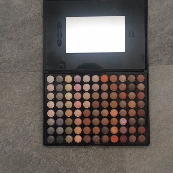 🌹eyeshadow palette lightly used 🌹 - Picture 2 of 2
